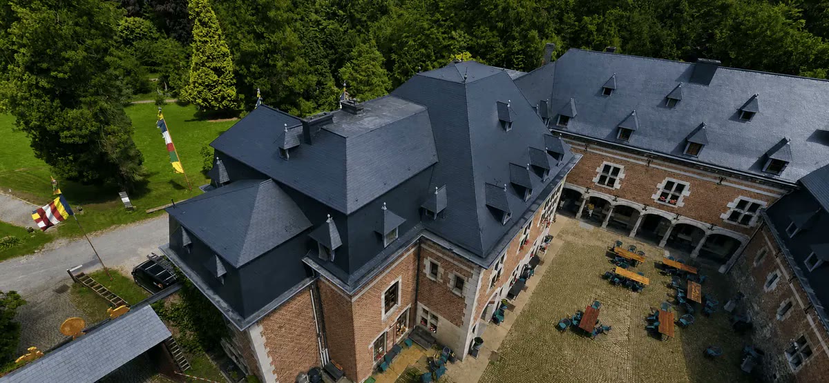 Chateau in Huy Belgie coating project 01 | Dakreinigingsdiensten